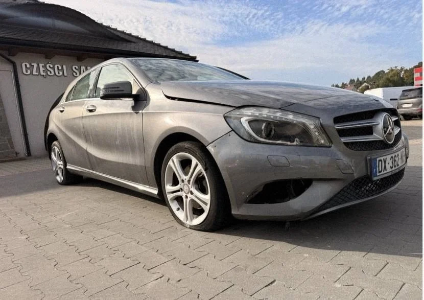 Moottori M270910 Mercedes A180 W176 1.6 CGI image 4