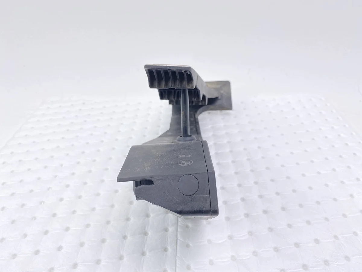 Pedal BMW X3 E83 35426791473 Automático Usado image 4
