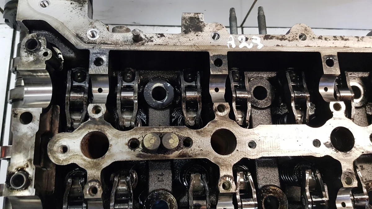 Sylinterikansi Opel Chevrolet 2.2CDTI 25183241 image 3