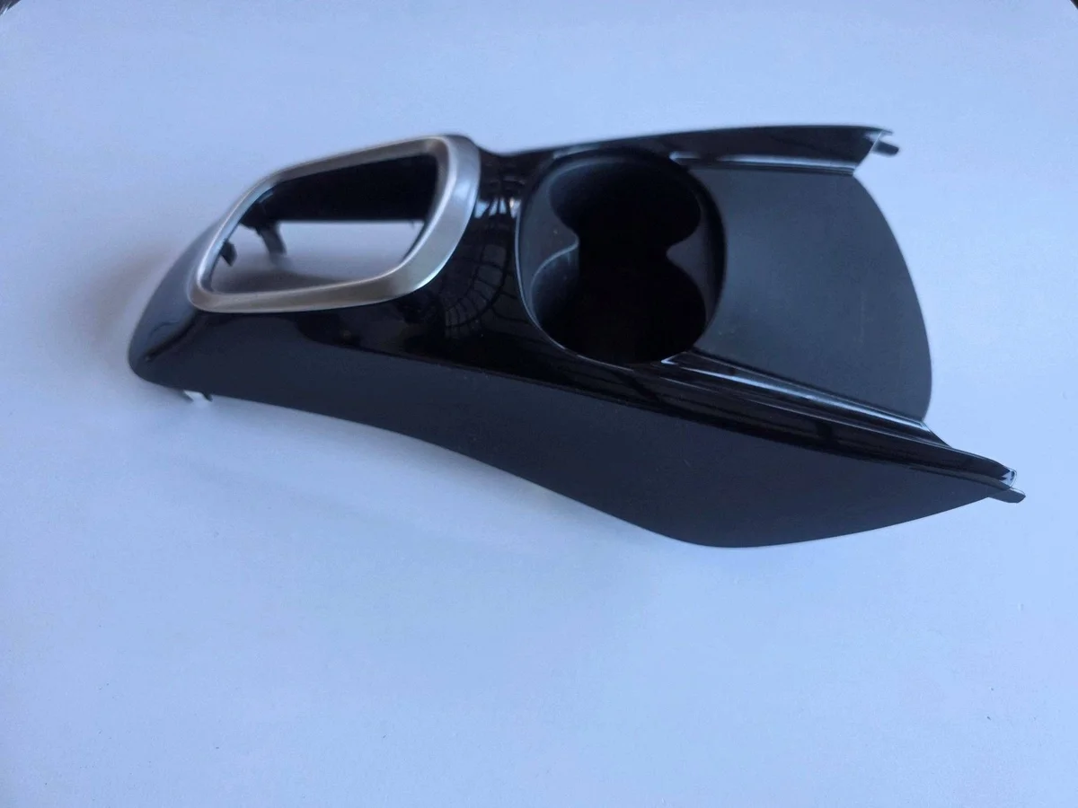 Mukiteline Toyota Yaris III 58821-0D080