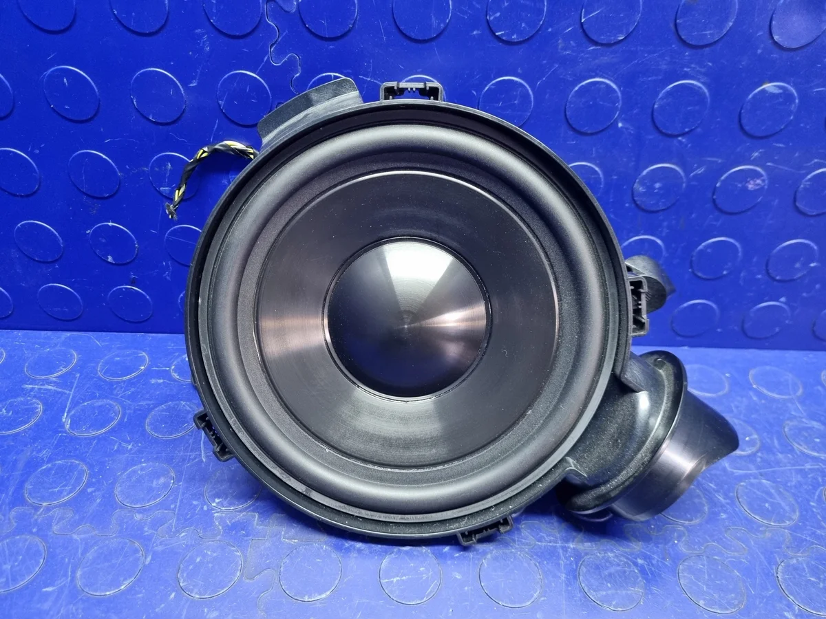Bassokaiutin Audi A3 8Y 8Y0035382