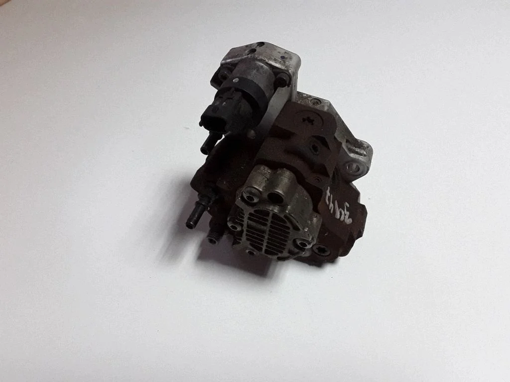 Suzuki Grand Vitara II Polttoainepumppu 8200256255