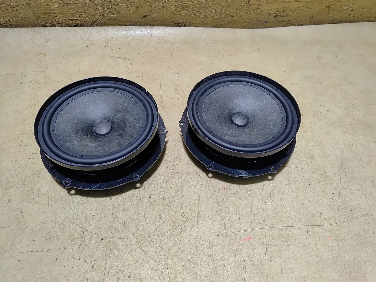 Kaiutin Volkswagen Golf VI Plus 1K0035454P