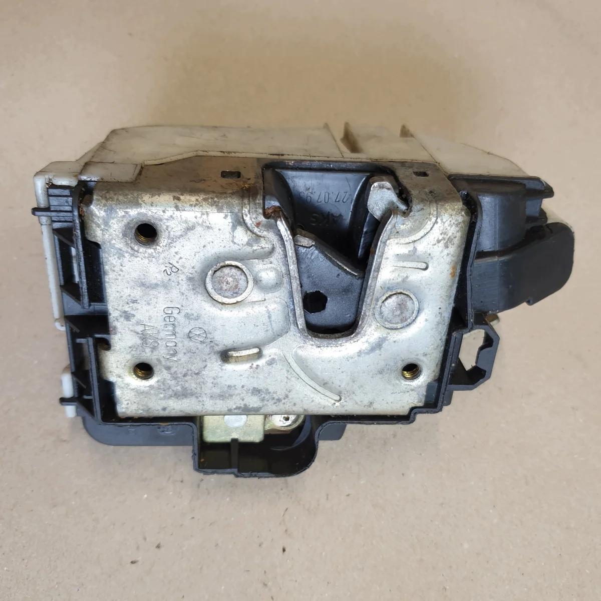 Front Right Door Lock VW Golf III 1H1862154