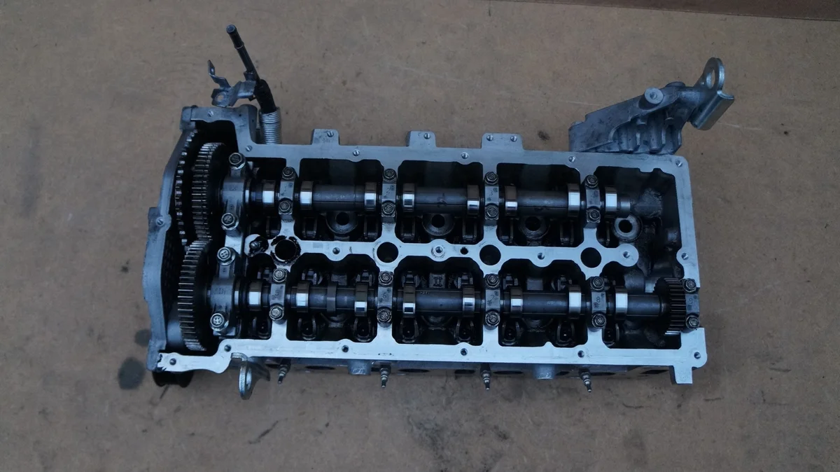 Gjutning topplock SsangYong Rexton A6720101001