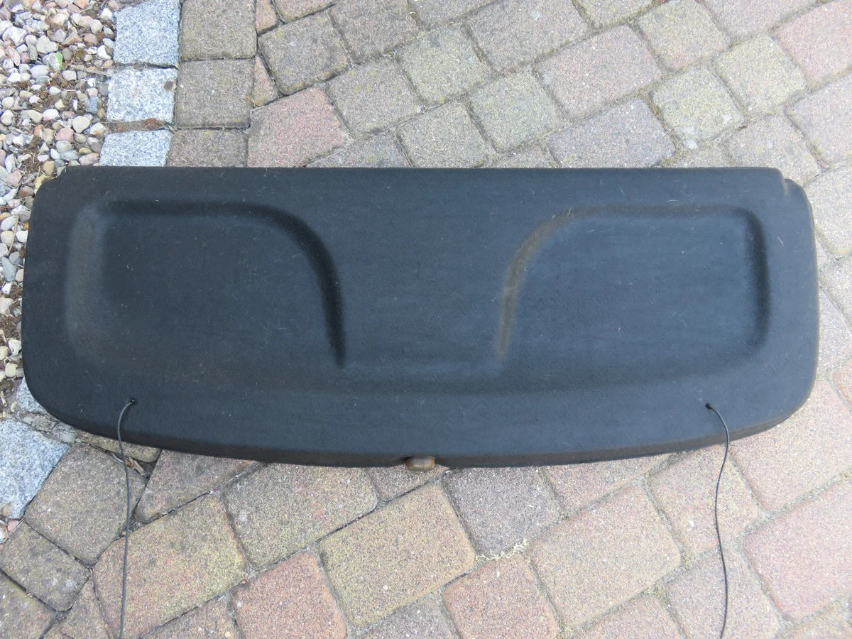 Tavaratilan hylly Toyota Yaris 3 2011-17r. 2011-17R