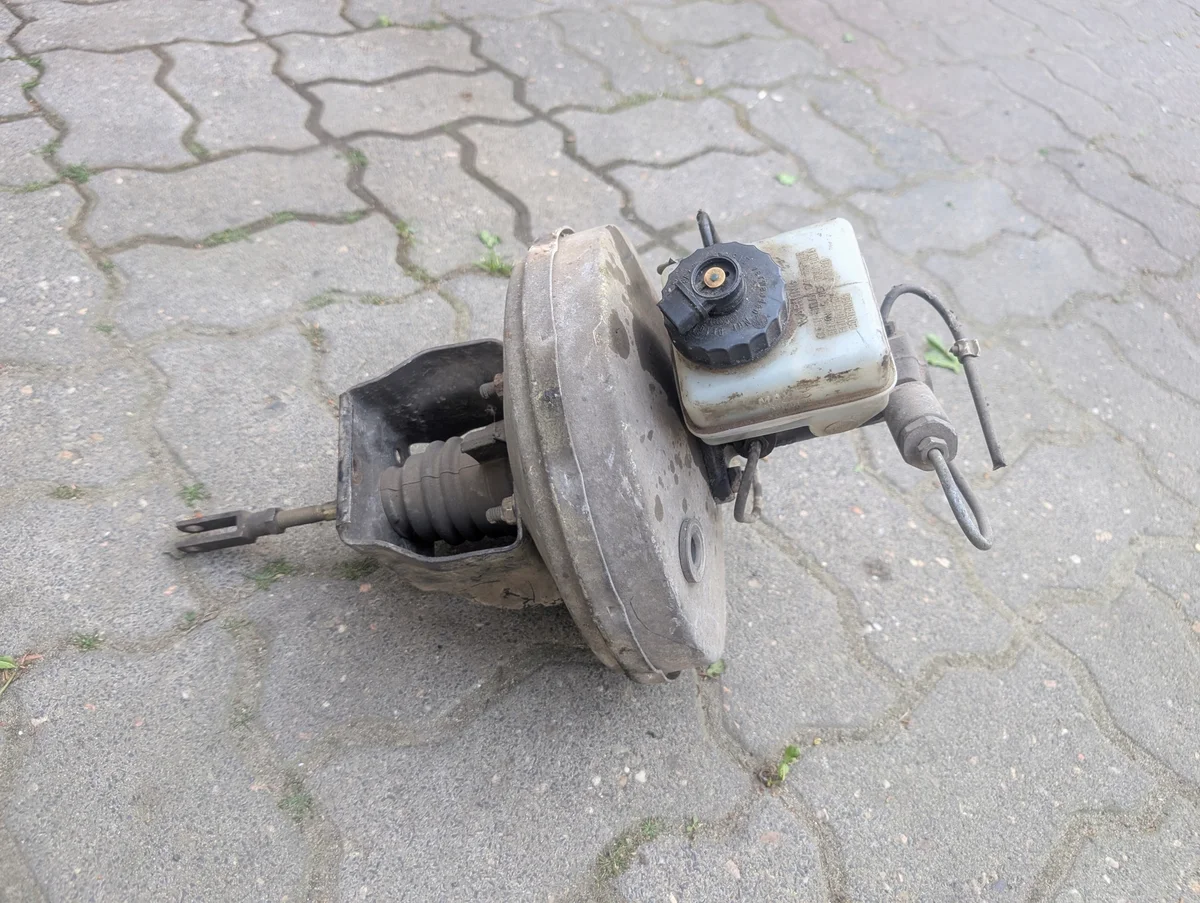 Bomba servofreno VW Golf 1 Cabrio 155612105A