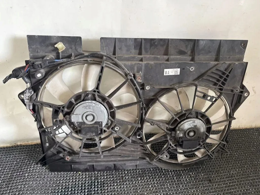 Toyota Avensis T270 Ventola Radiatore 160400X040