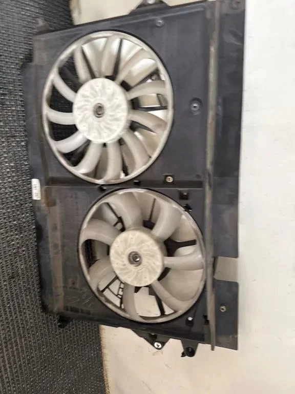 Toyota Avensis T270 Ventilador Radiador 160400X040