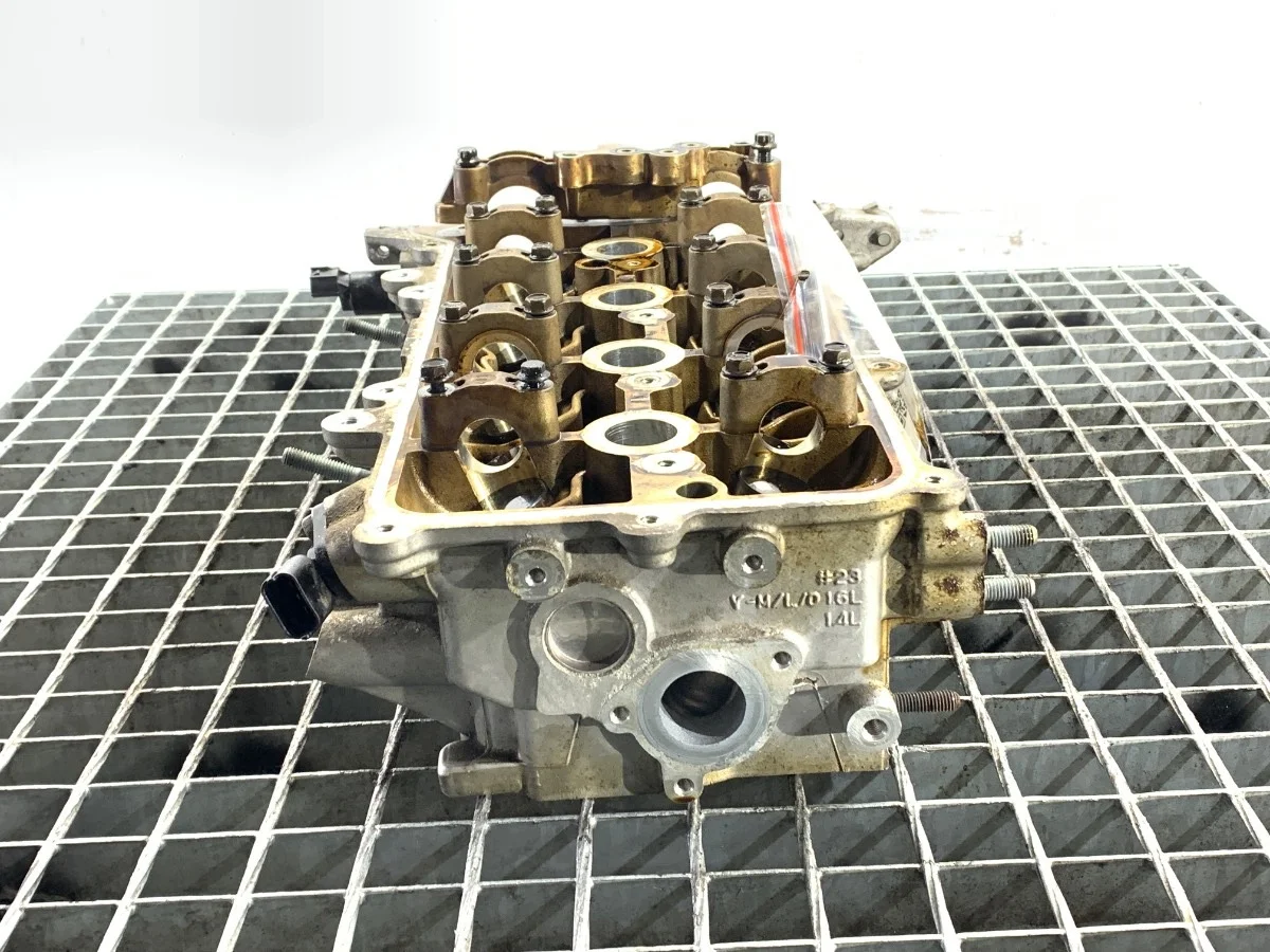 Hyundai Elantra V Cylinder Head 1.6