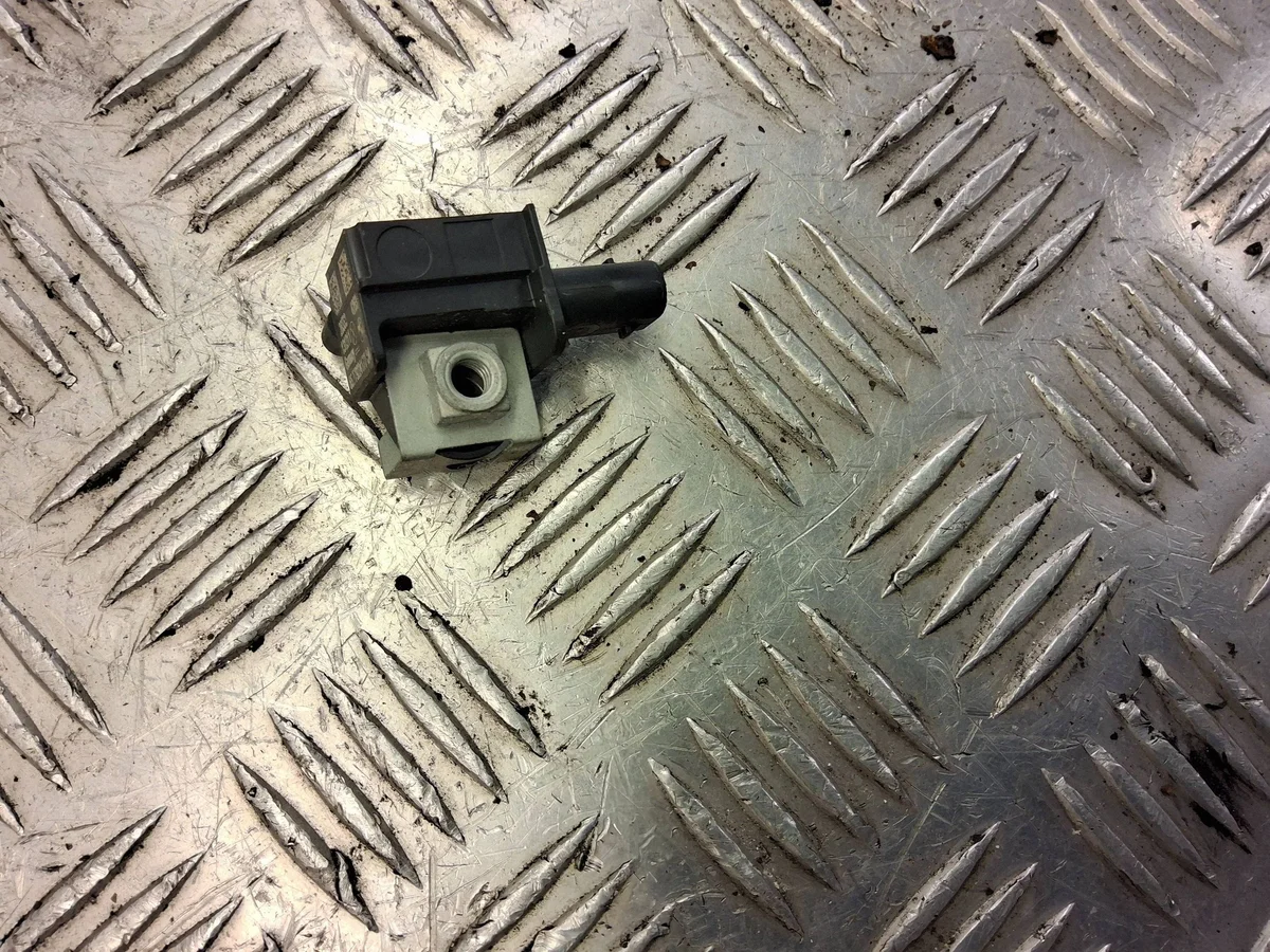 Sensor de impacto BMW X3 F25 9224177 image 4