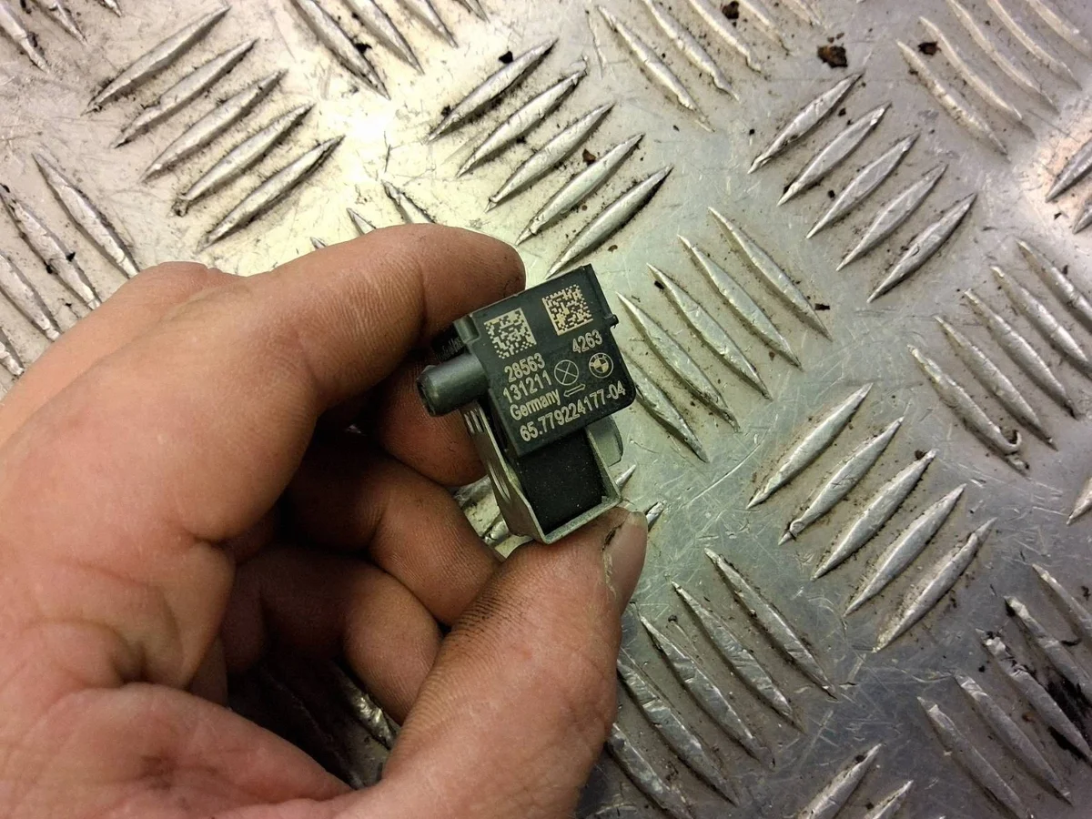 Sensor de impacto BMW X3 F25 9224177 image 6