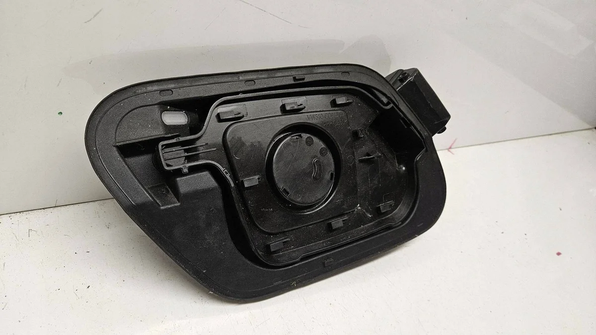 Polttoainetäyttöluukun kansi VW ID.3 10A809857C
