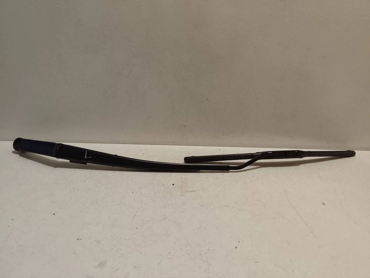 Lexus ES 300h Braccio tergicristallo anteriore sinistro 9151