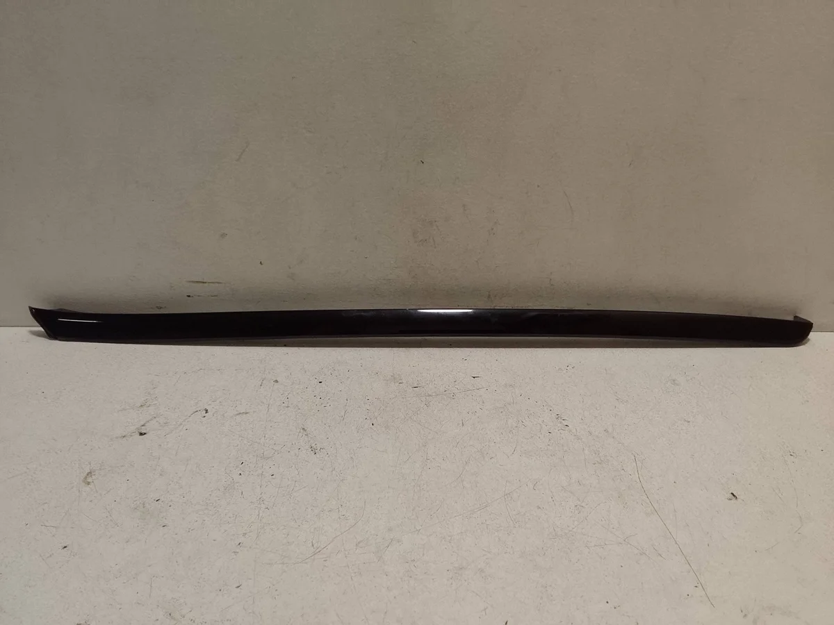 Volvo XC60 Front Windshield Seal Left VAL332135