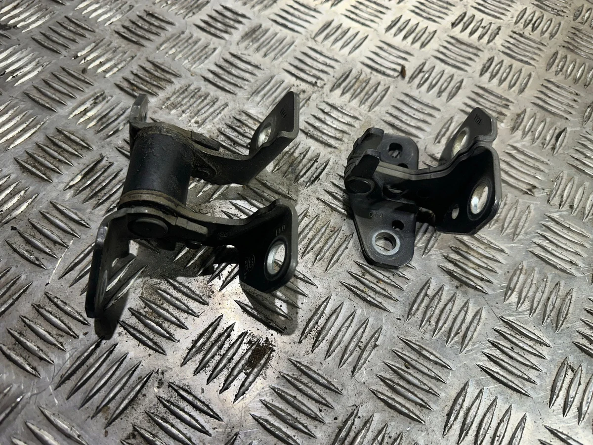 Front Door Hinges Chrysler Pacifica 1120038 image 3