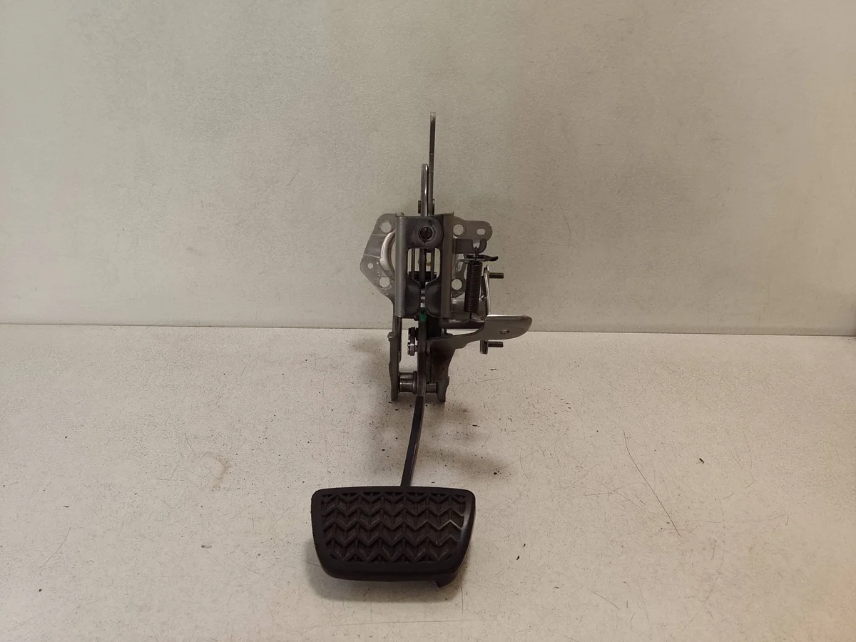 Pedaal rem Lexus ES 300h VAL333815