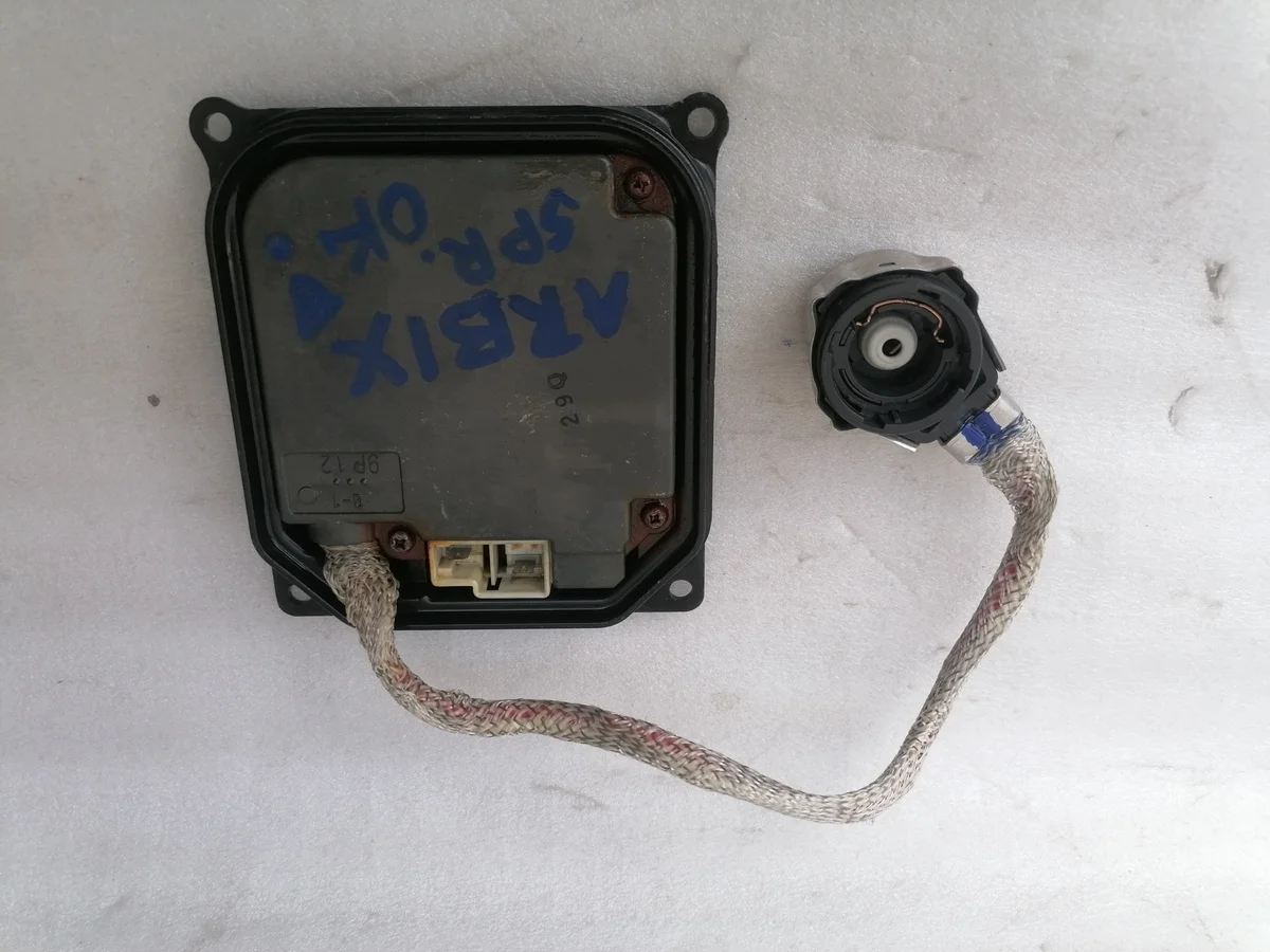 Ohjausyksikkö Xenon LED Subaru Toyota 39000-60082
