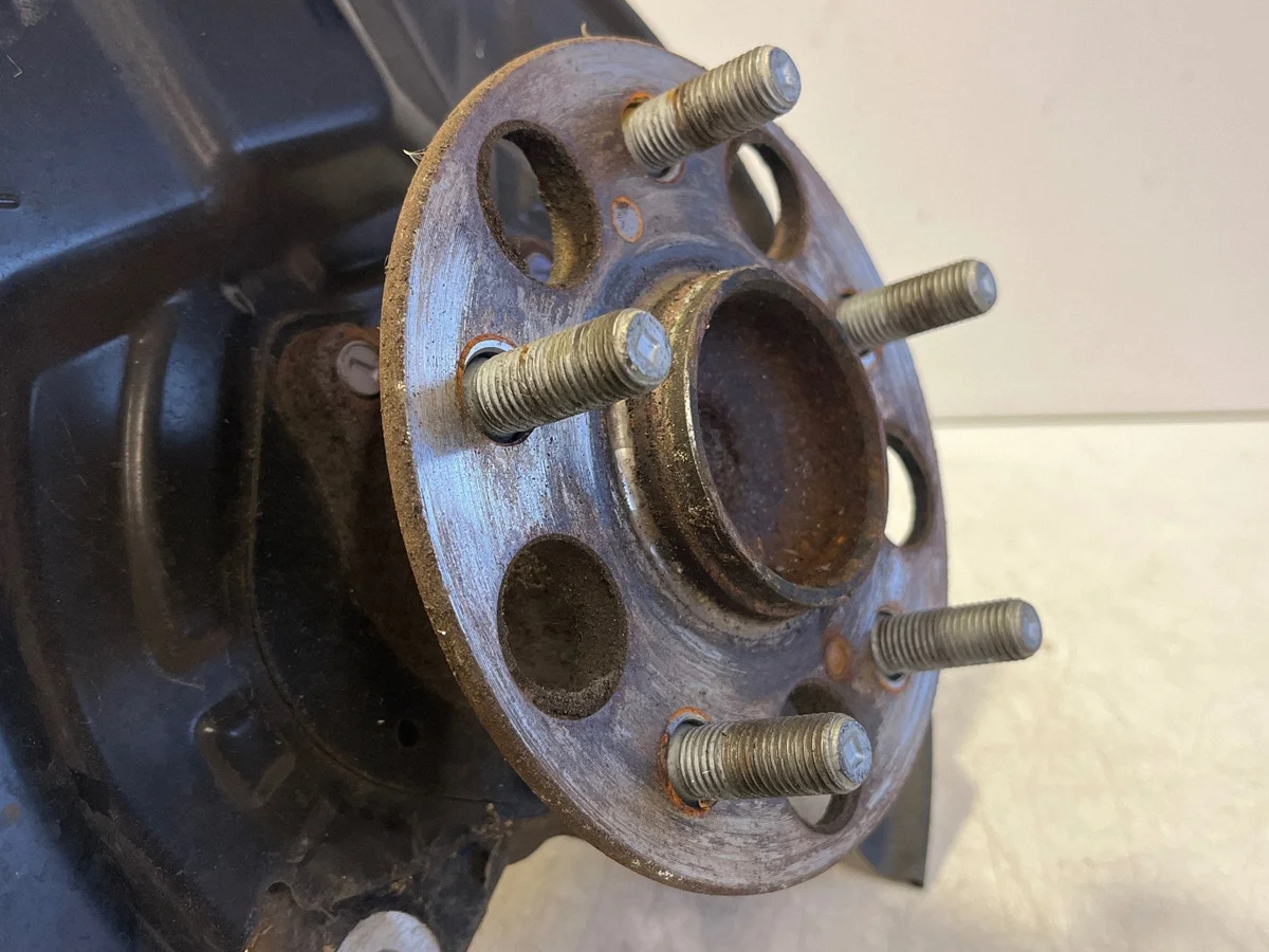 Buje Rueda Trasera Derecha Lexus ES 300h 8954433020