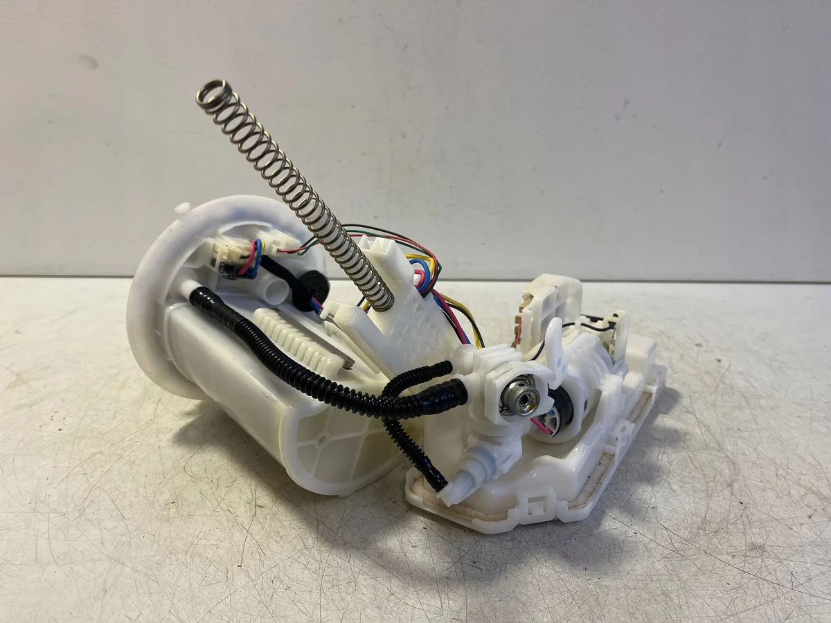 Lexus ES300h NX Brandstofpompsensor 77020-33510 image 4
