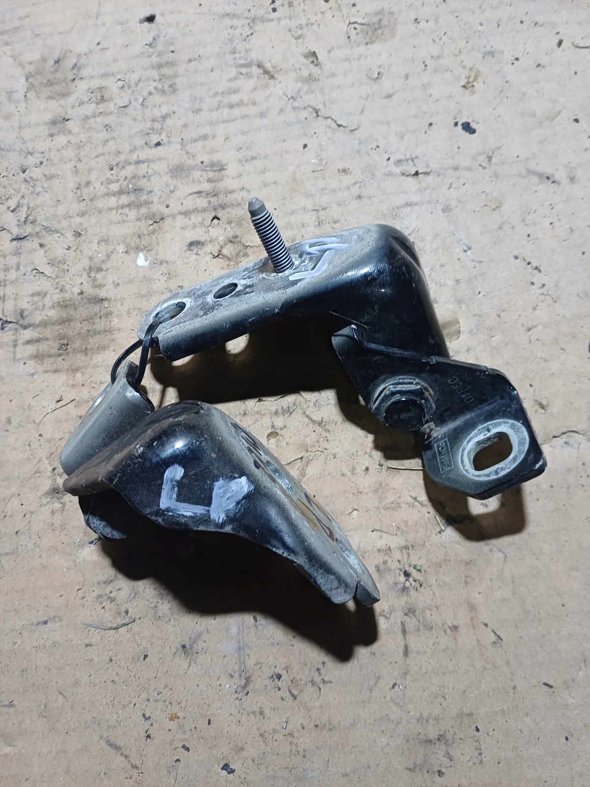 Ford Kuga ZX354346 Cerniera Porta Anteriore Sinistra