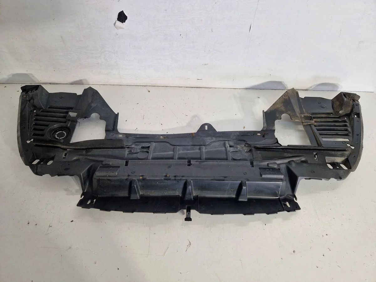 Afdekking onder bumper Citroën C5 III 9688137680