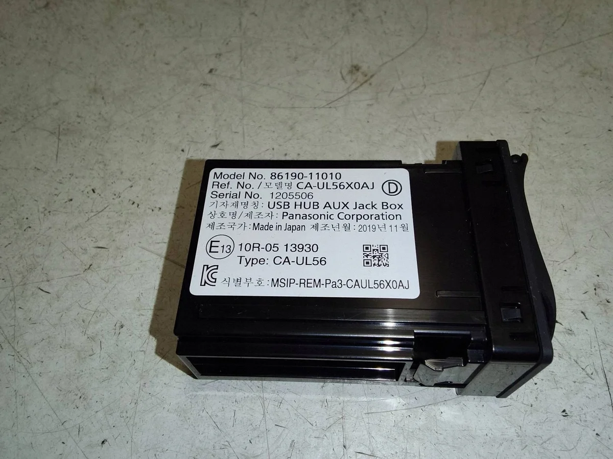 Lexus NX 86190-11010 Tomada USB thumbnail 7