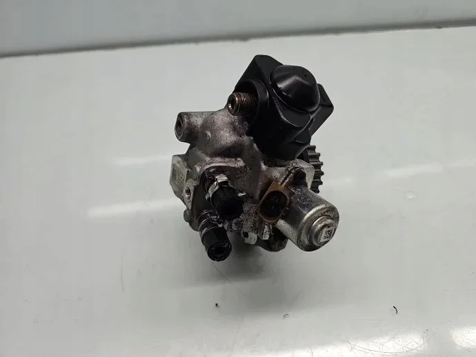 Skoda Injectiepomp 04B130755F