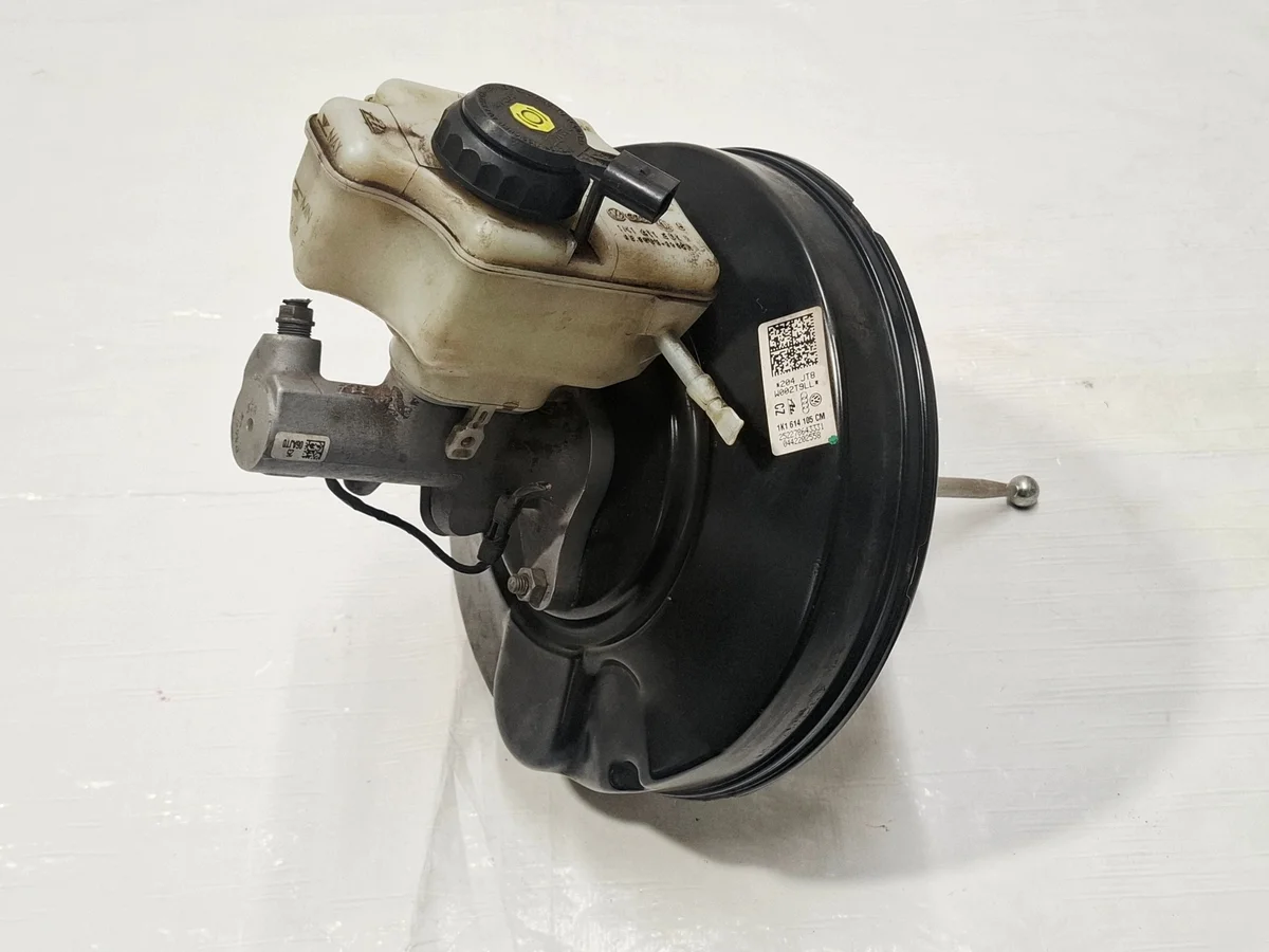 Rembekrachtiger met pomp Skoda Superb II 1K1614105CM