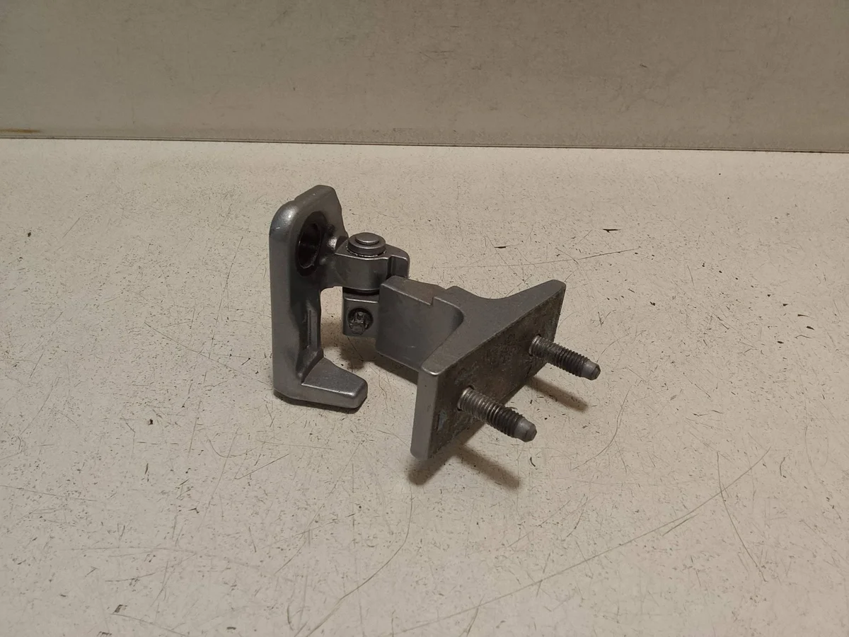 Mercedes-Benz E W214 Lower Front Left Hinge HW214C1