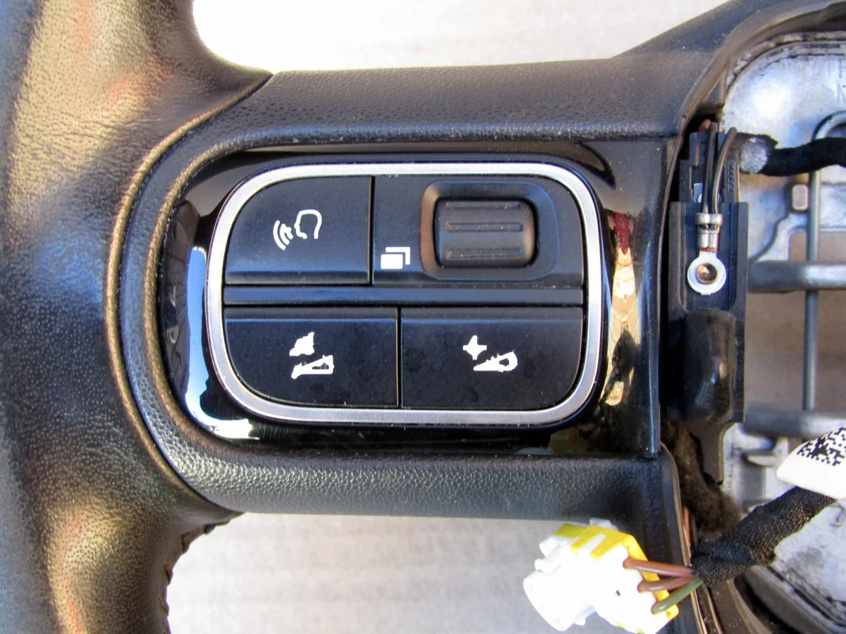 Citroen C3 Steering Wheel 98164326ZD image 8
