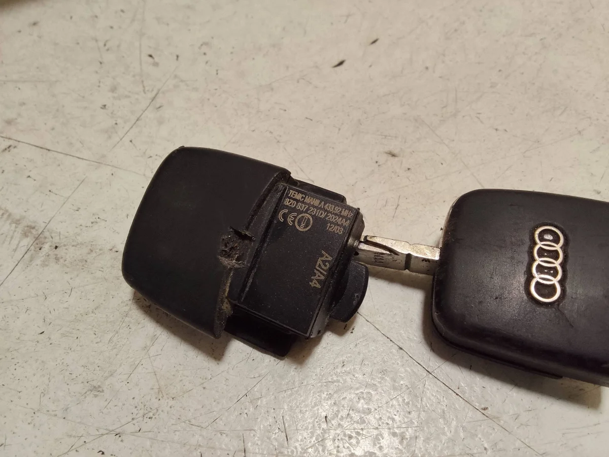 Virtalukko Audi A4 S4 B6 8E 4B0905851F image 6