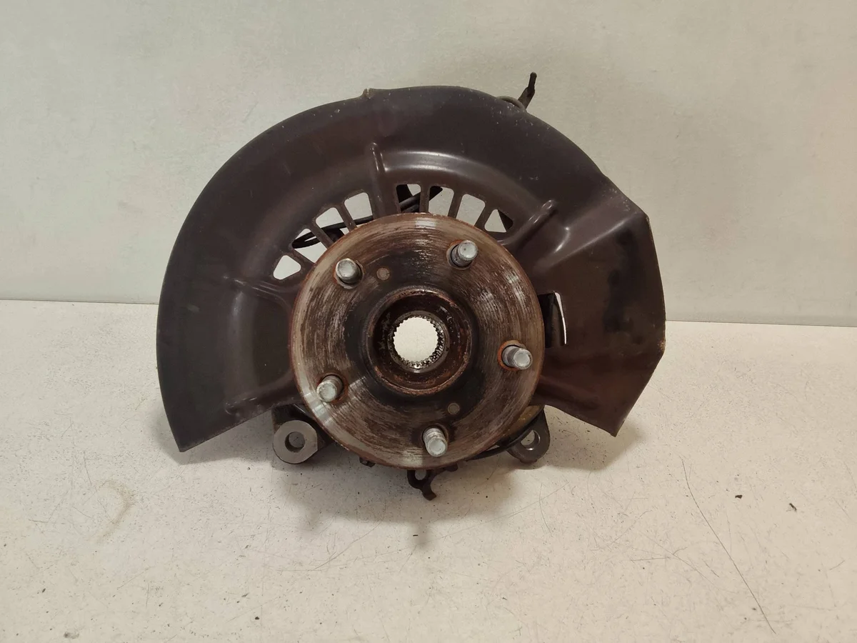 Buje Rueda Delantera Izquierda Lexus ES 300h VAL333812