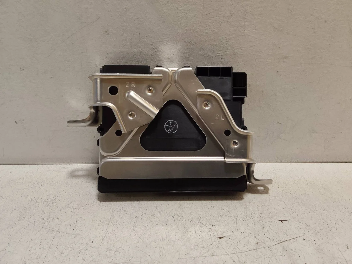 Lexus ES 300h Control Unit 8674033250