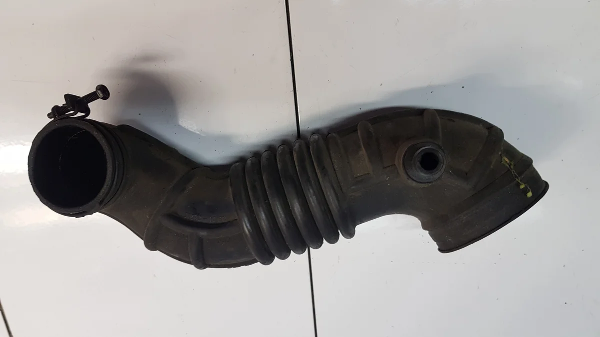 Ilmansuodatinputki Kia Sorento 281303E710