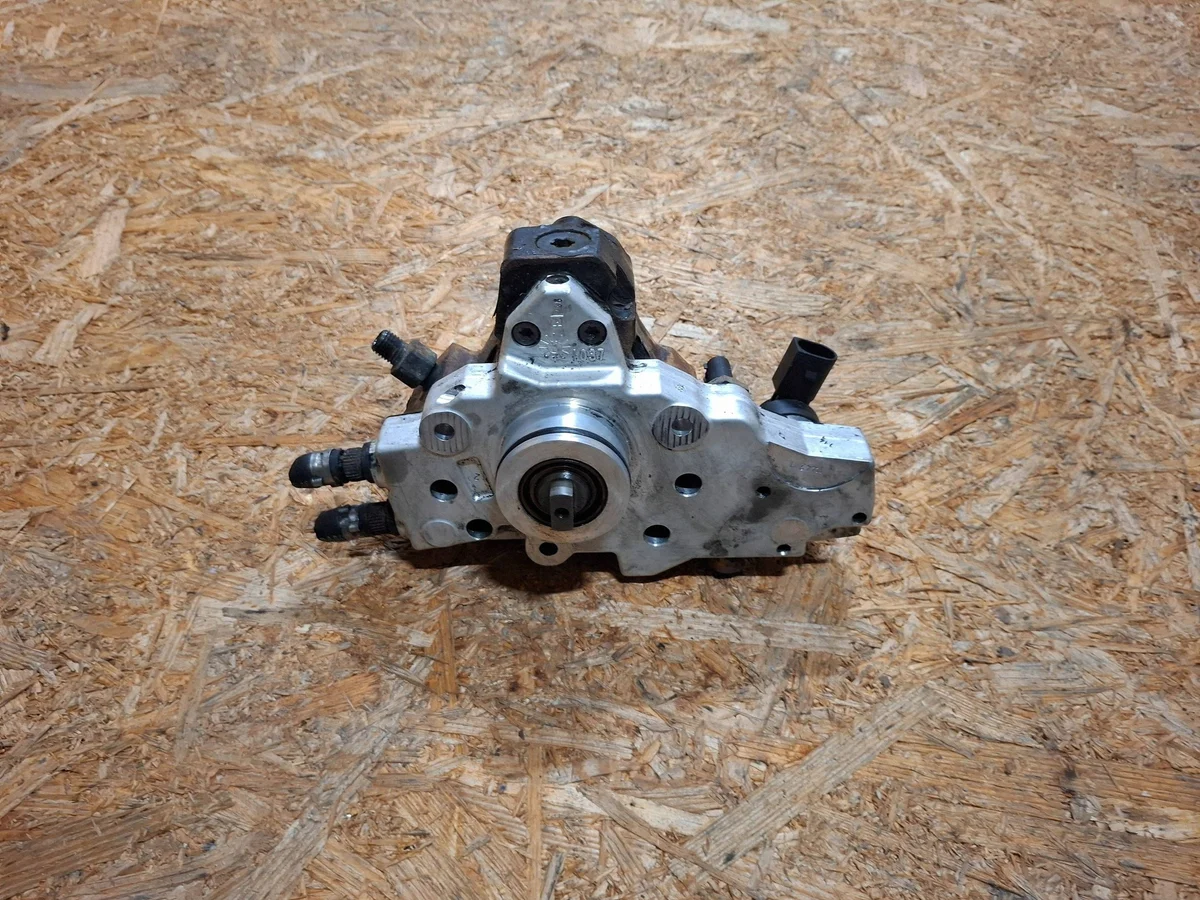 Bomba de inyección Mercedes-Benz A6460700101