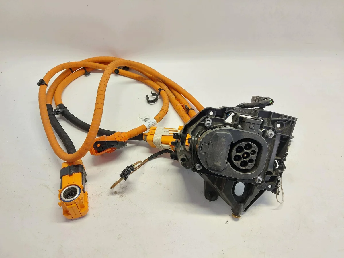 Akun latausjohdon liitin Porsche Taycan 9JA971093P JLK02-9JA971093P