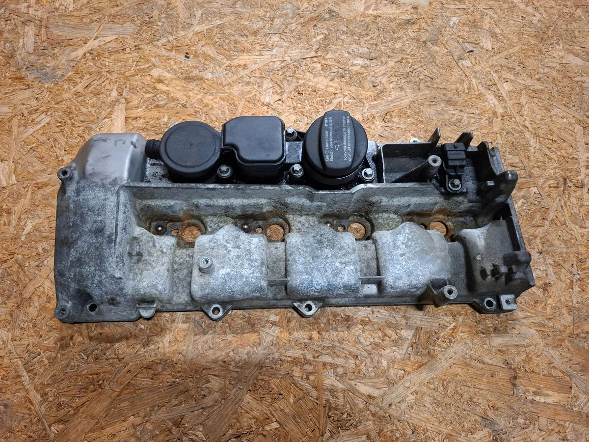 Venttiilikopan kansi Mercedes 2.2 CDI A6462210001