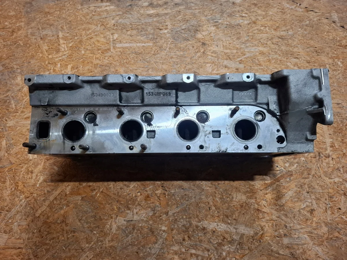 Mercedes S211 Cylinder Head A6110105020 2.2 150HP