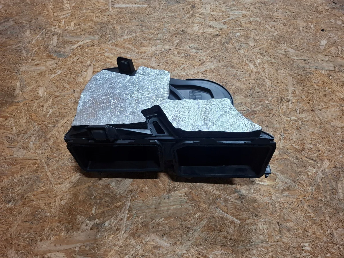 Air Intake Vent Mercedes W204 A2048303303