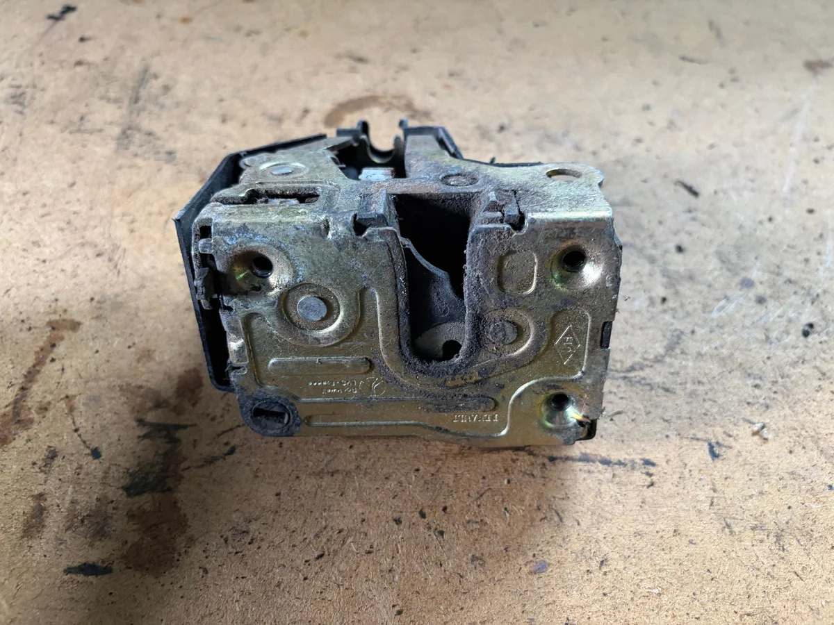 Cerradura Puerta Izquierda Trasera Renault Scenic RX VHB7707