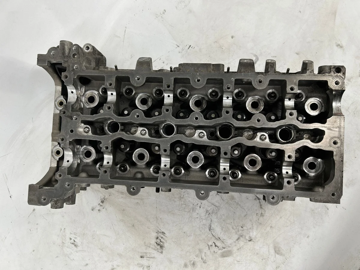 Mercedes-Benz E W212 Engine Cylinder Head RVU7245