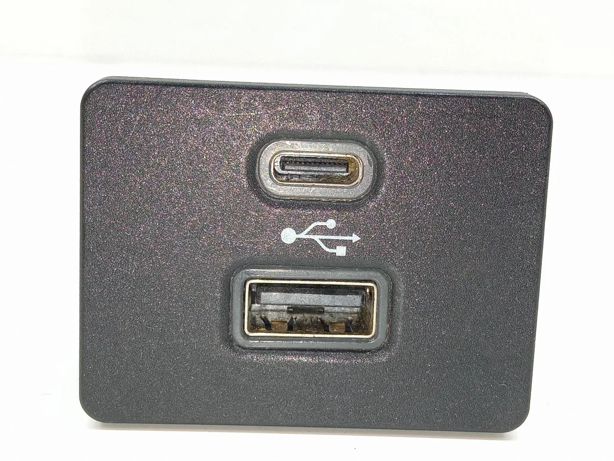 Lincoln Navigator USB Socket LC5T-14F014-DC