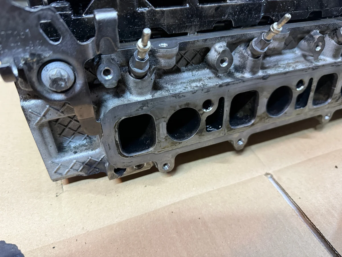 Sylinterikansi Mercedes R654016 2.0 diesel image 6