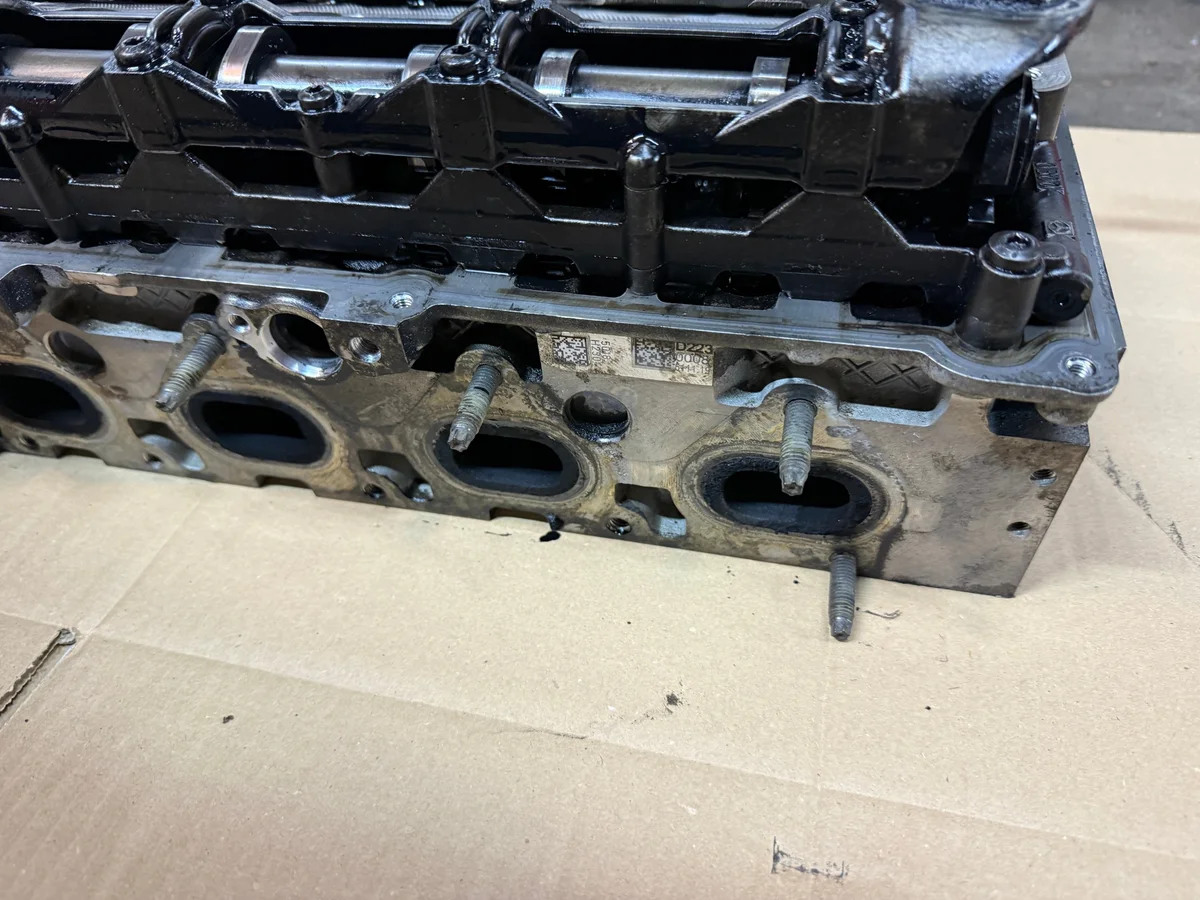 Sylinterikansi Mercedes R654016 2.0 diesel image 9