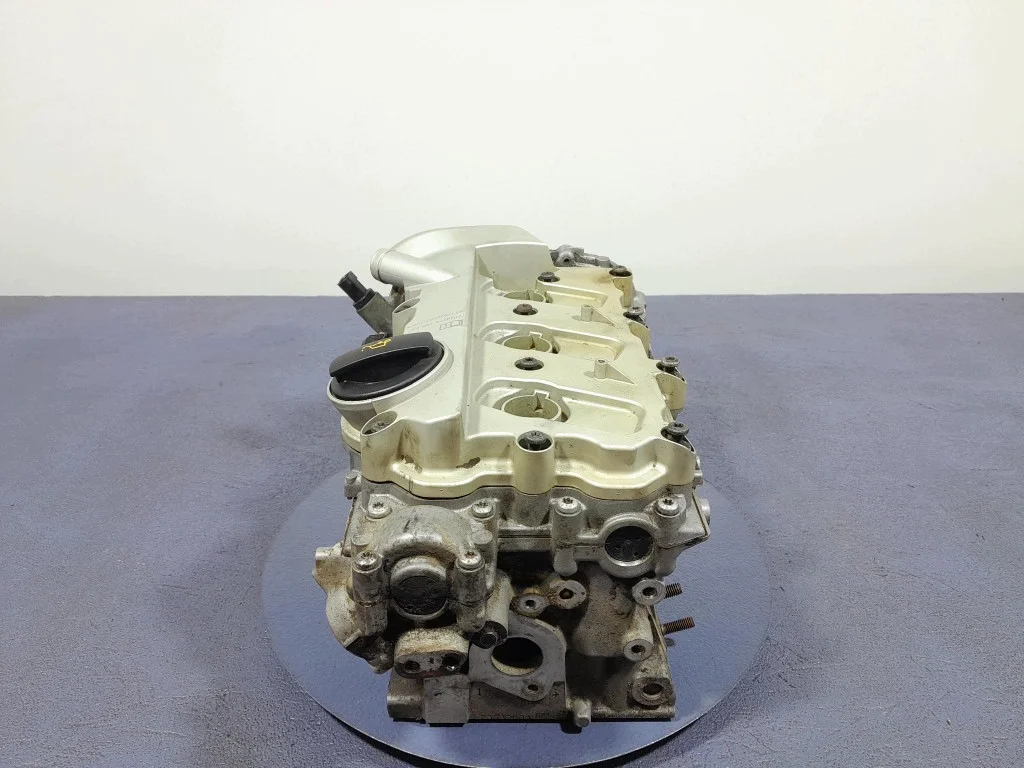 Moottorin sylinterikansi Audi A6 C6 06E103373D image 3