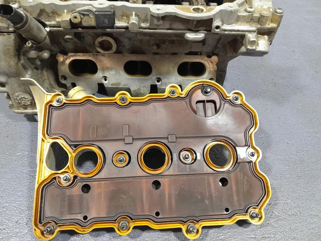 Moottorin sylinterikansi Audi A6 C6 06E103373D image 6