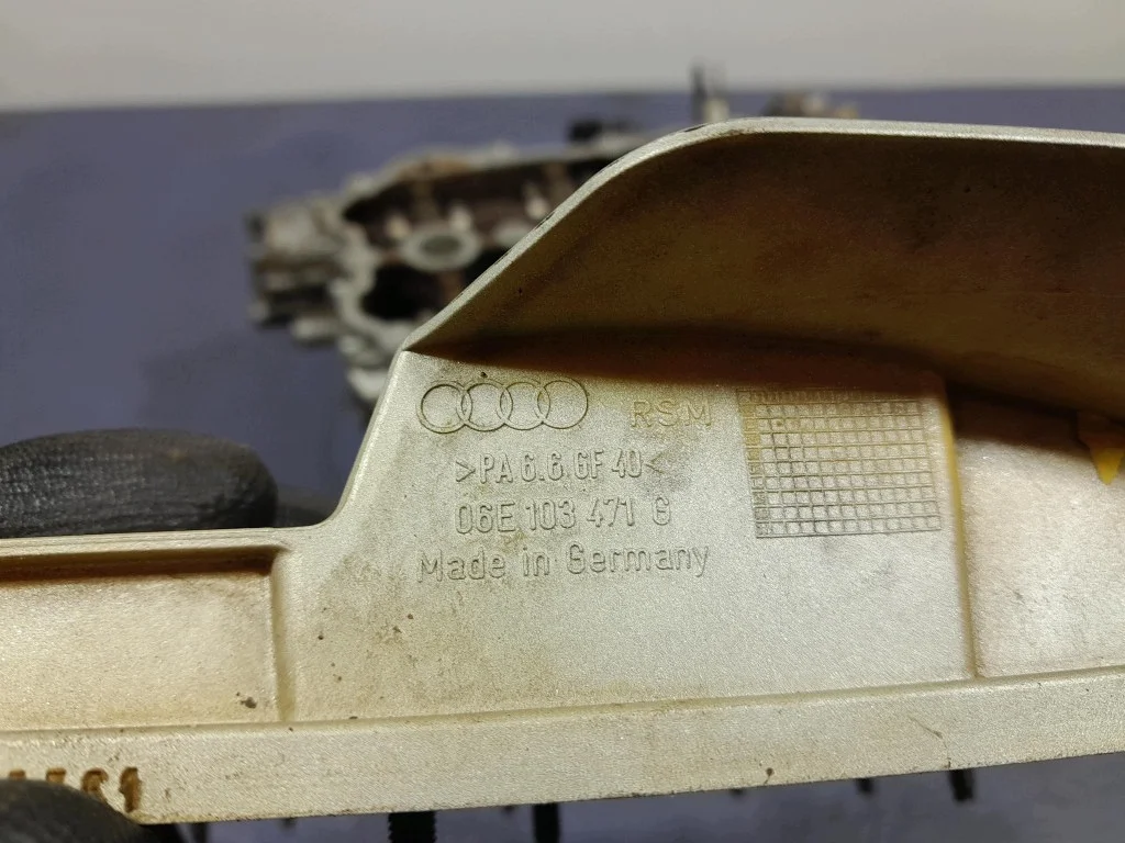 Moottorin sylinterikansi Audi A6 C6 06E103373D image 7