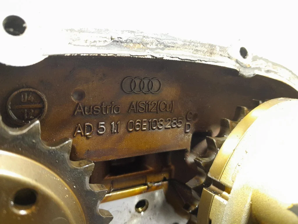 Moottorin sylinterikansi Audi A6 C6 06E103373D image 8