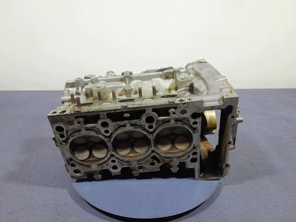 Moottorin sylinterikansi Audi A6 C6 06E103373D image 10